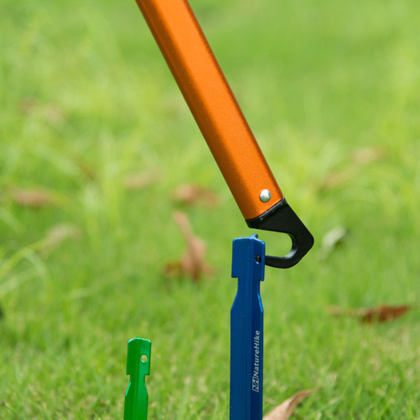 Naturehike Martillo multifuncional de aleación de aluminio para acampar al aire libre, clavo fijo para tienda de campaña con tirador de estaca, herramienta de supervivencia para montañismo y senderismo