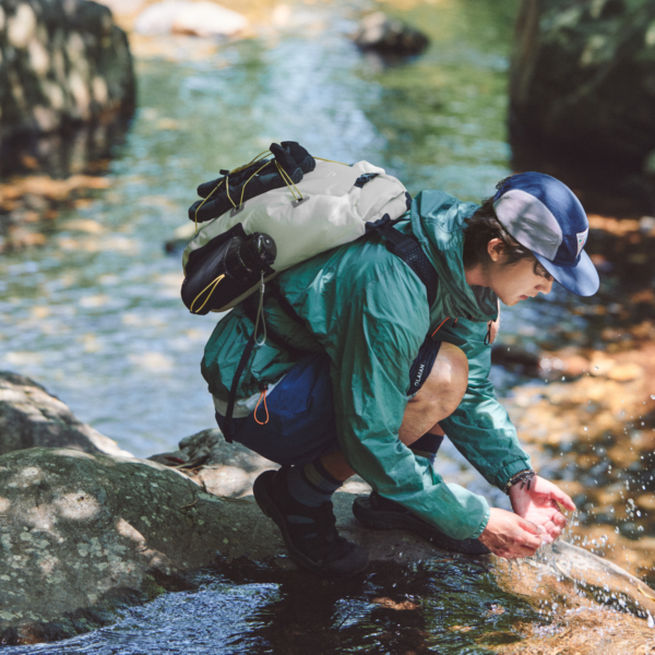 Naturehike-Serie-FarMountain18L-9.png Naturehike Serie-FarMountain18L Mochila impermeable IPX6 ultraligera para acampar, Mochila deportiva portátil para montañismo y senderismo, adecuada para exteriores